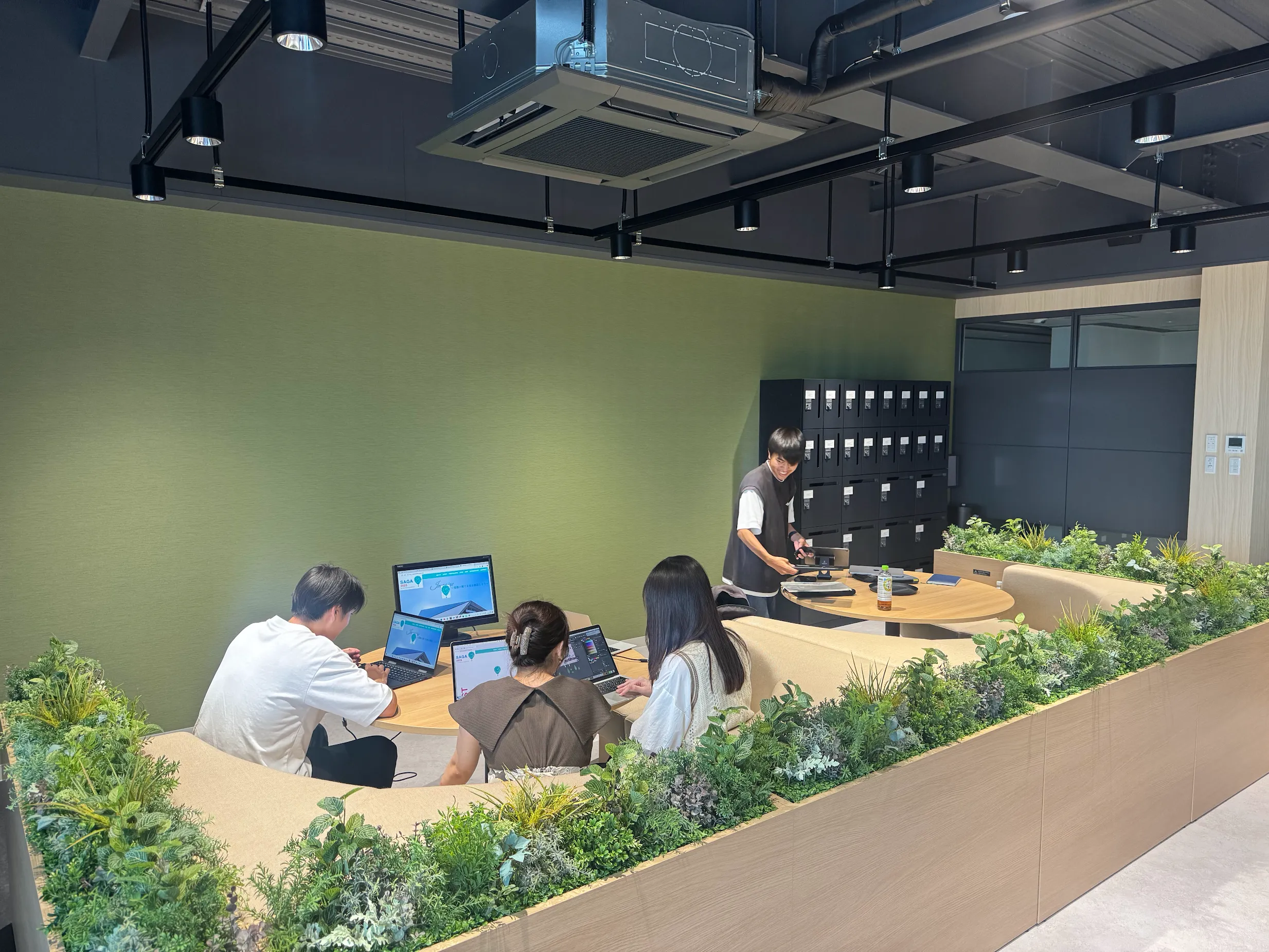 HiBeeで働くメンバーの様子